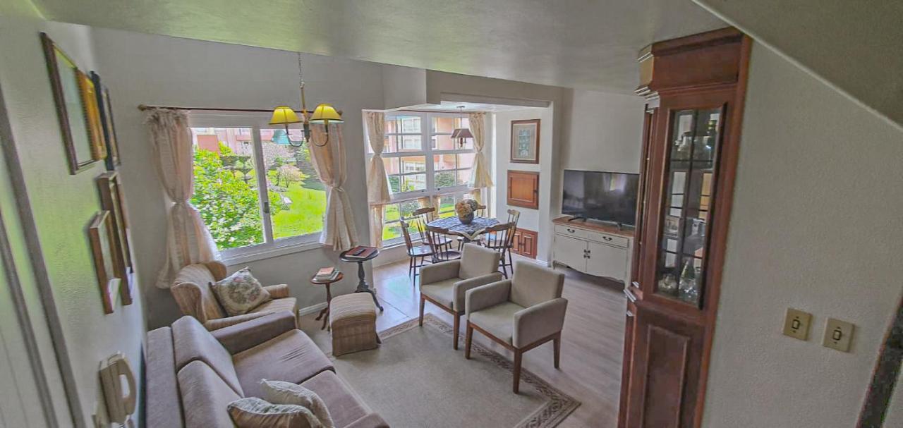Duplex Floresta Negra - Sua Base Perfeita Em Gramado! Otima Localizacao Lagonegro 500M - 02 Quartos E 02 Banheiros Para Familia Em Condominio Fechad0, Cozinha Completa Com Garagem E Portaria 24H Εξωτερικό φωτογραφία