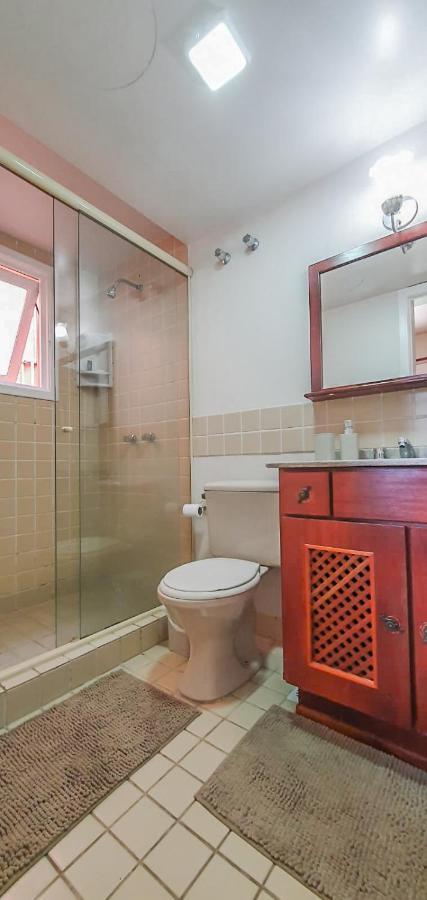 Duplex Floresta Negra - Sua Base Perfeita Em Gramado! Otima Localizacao Lagonegro 500M - 02 Quartos E 02 Banheiros Para Familia Em Condominio Fechad0, Cozinha Completa Com Garagem E Portaria 24H Εξωτερικό φωτογραφία