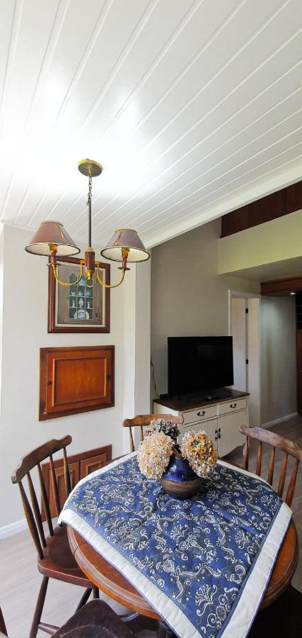 Duplex Floresta Negra - Sua Base Perfeita Em Gramado! Otima Localizacao Lagonegro 500M - 02 Quartos E 02 Banheiros Para Familia Em Condominio Fechad0, Cozinha Completa Com Garagem E Portaria 24H Εξωτερικό φωτογραφία
